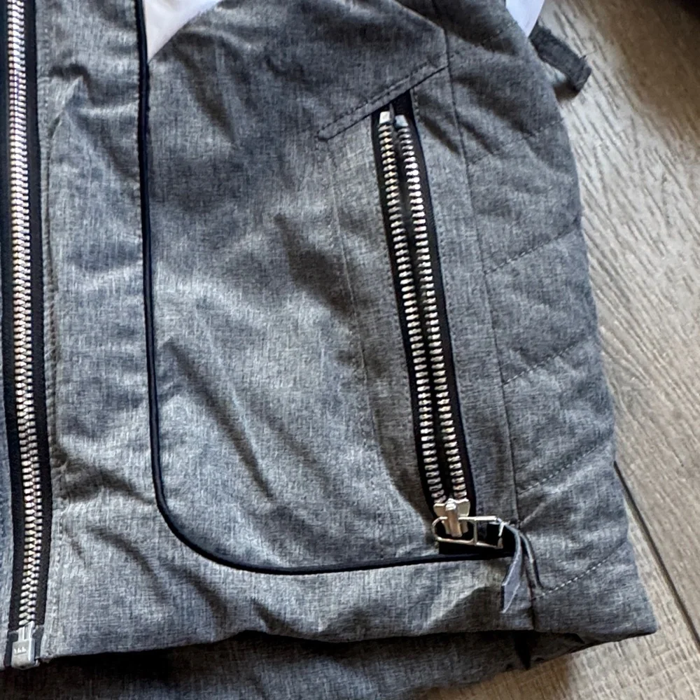 Obermeyer Gray and White Kids Ski Jacket - Picture 5 of 12